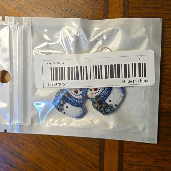 ♥️5 for $25♥️ Snowman Earrings, Acrylic 2D Blue Hat Snowman Drop Dangle Earrings - Picture 6 of 6